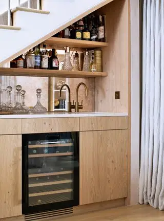 Hjemmebar under trappen