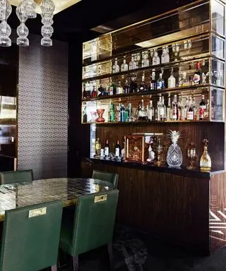 ideer til hjemmebar med drinksskab
