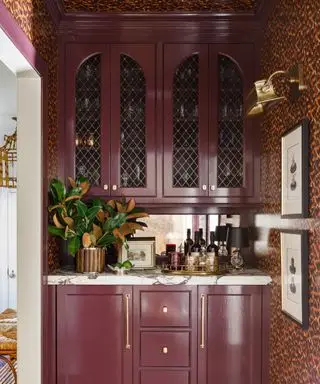 Idee per il bar di casa: 21 modi eleganti per creare uno spazio chic per intrattenere