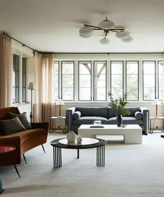 Welche Farben passen zu einer grauen Couch? 7 Farben, um dieses klassische Stück neu zu erfinden