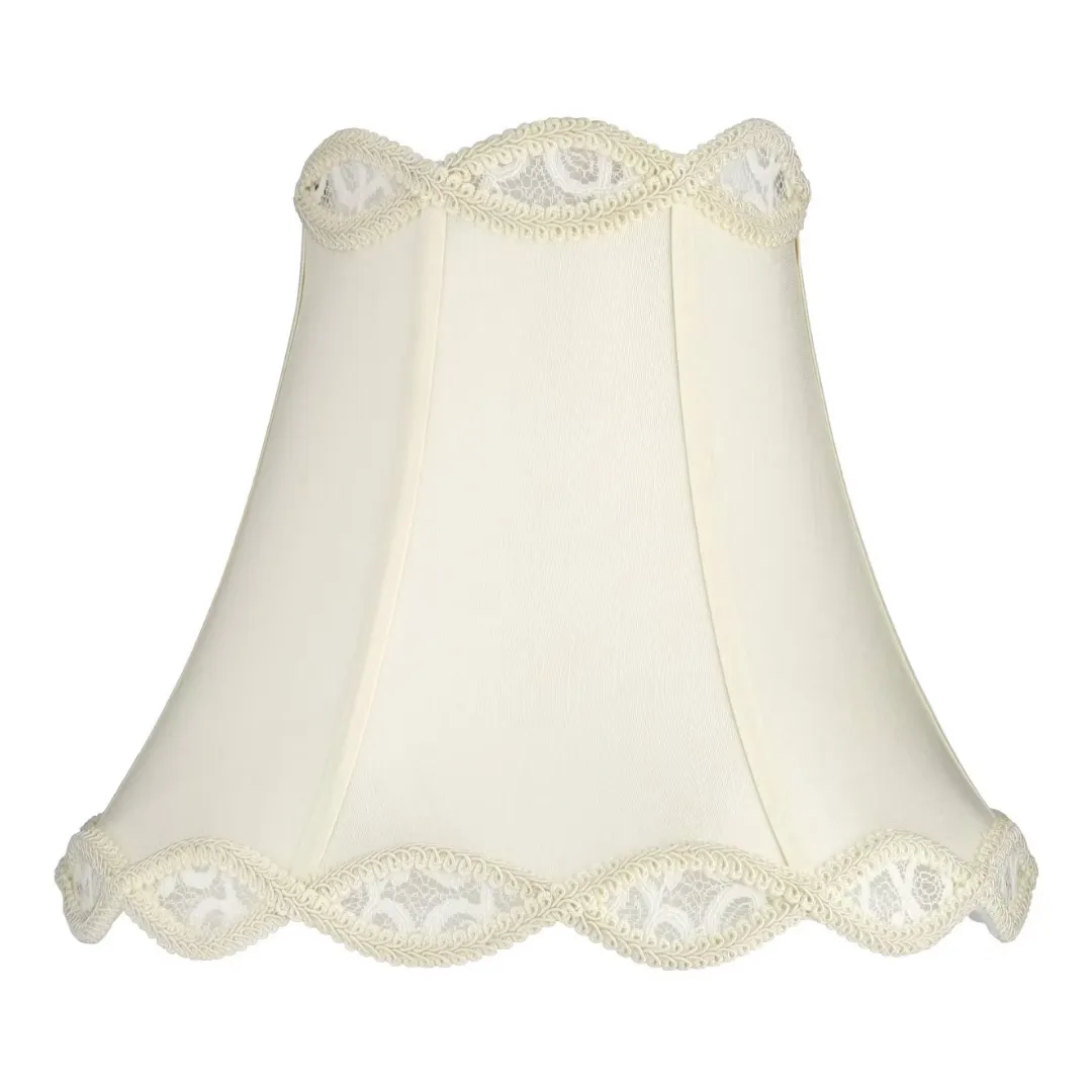 Springcrest Cream Scalloped Gallery Mittlerer Glockenlampenschirm 7 oben x 14 unten x 12,5 hoch (Spinne), Ersatz durch Harfe und Endstück' loading='lazy' title=