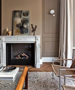 mest populære månedens farge taupe