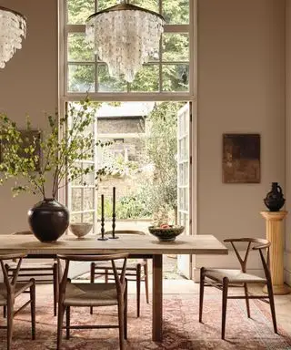 Paredes de comedor en Beige 02, Lick