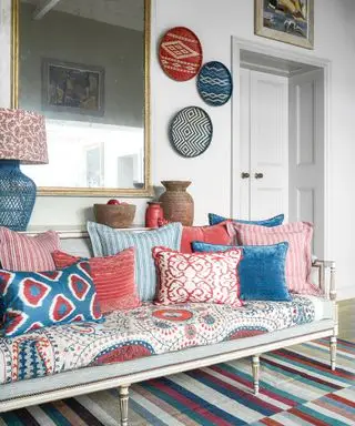 Ideas decorativas para habitaciones con muebles tapizados
