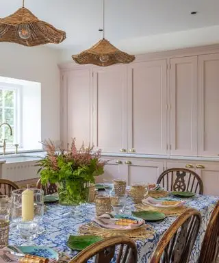 Jadalnia pomalowana tynkiem Farrow & Ball