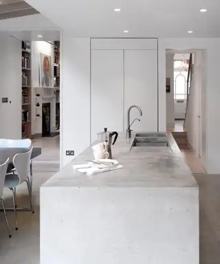 O que é design de interiores brutalista? Um guia especializado para este visual distinto