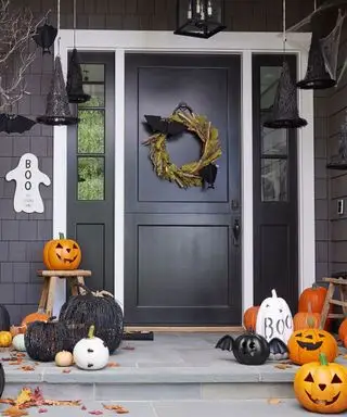 Halloween-Dekoration für die Veranda