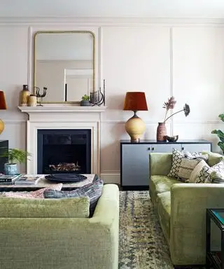 Cómo diseñar una repisa de chimenea: 6 consejos de expertos de diseñadores de interiores