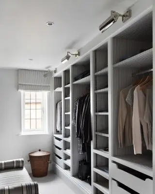Nápady na šatnu otevřený úložný prostor Ham Interiors