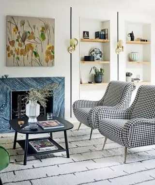 Vegglamper i en stue designet av Kitesgrove