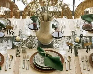 rustikale weihnachtstischlandschaft