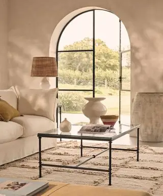 Diseño interior mediterráneo moderno