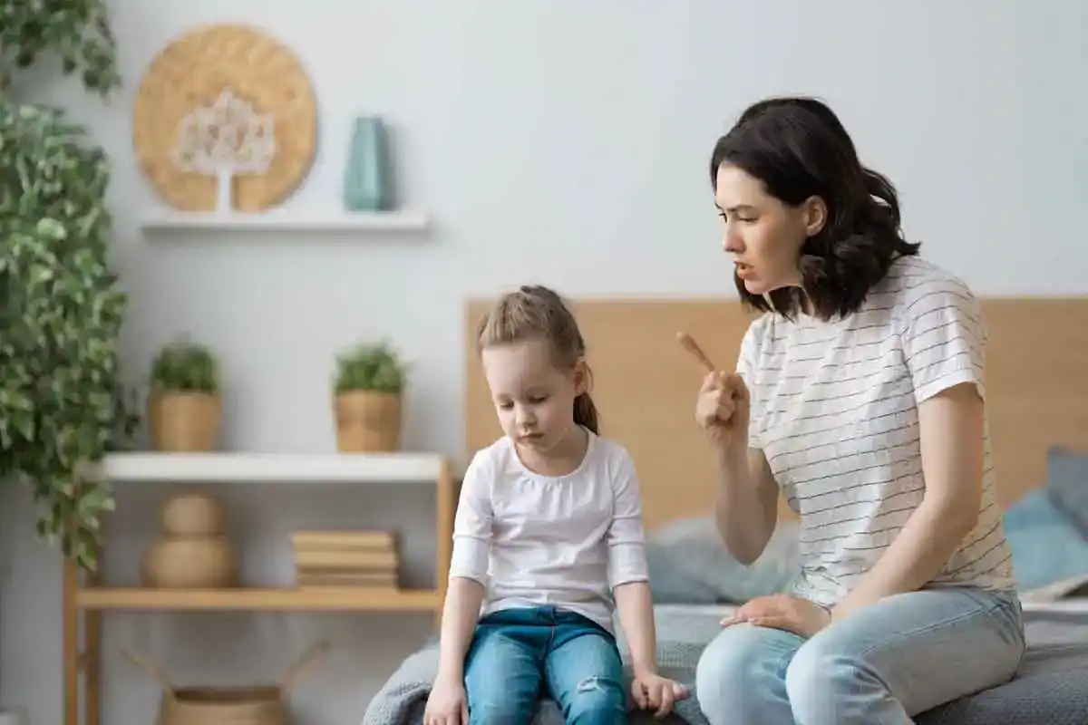 Positive Verstärkung bei Kindern anwenden (Altersratgeber)