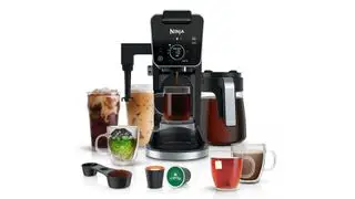 Ninja DualBrew Pro na białym tle z szeroką gamą różnych kaw