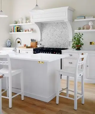 L’isola della cucina dovrebbe essere centrata? Le regole di progettazione che dovresti conoscere