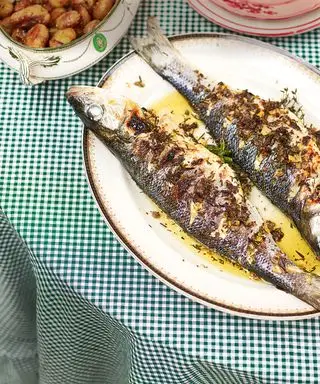 주철 프라이팬으로 요리하면 안 되는 음식 5가지 - 그 이유는 다음과 같습니다.