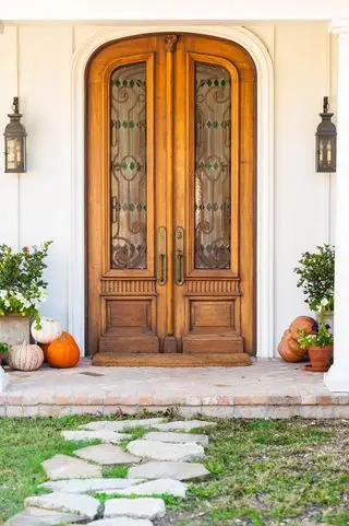 Como restaurar ferragens de latão – porta