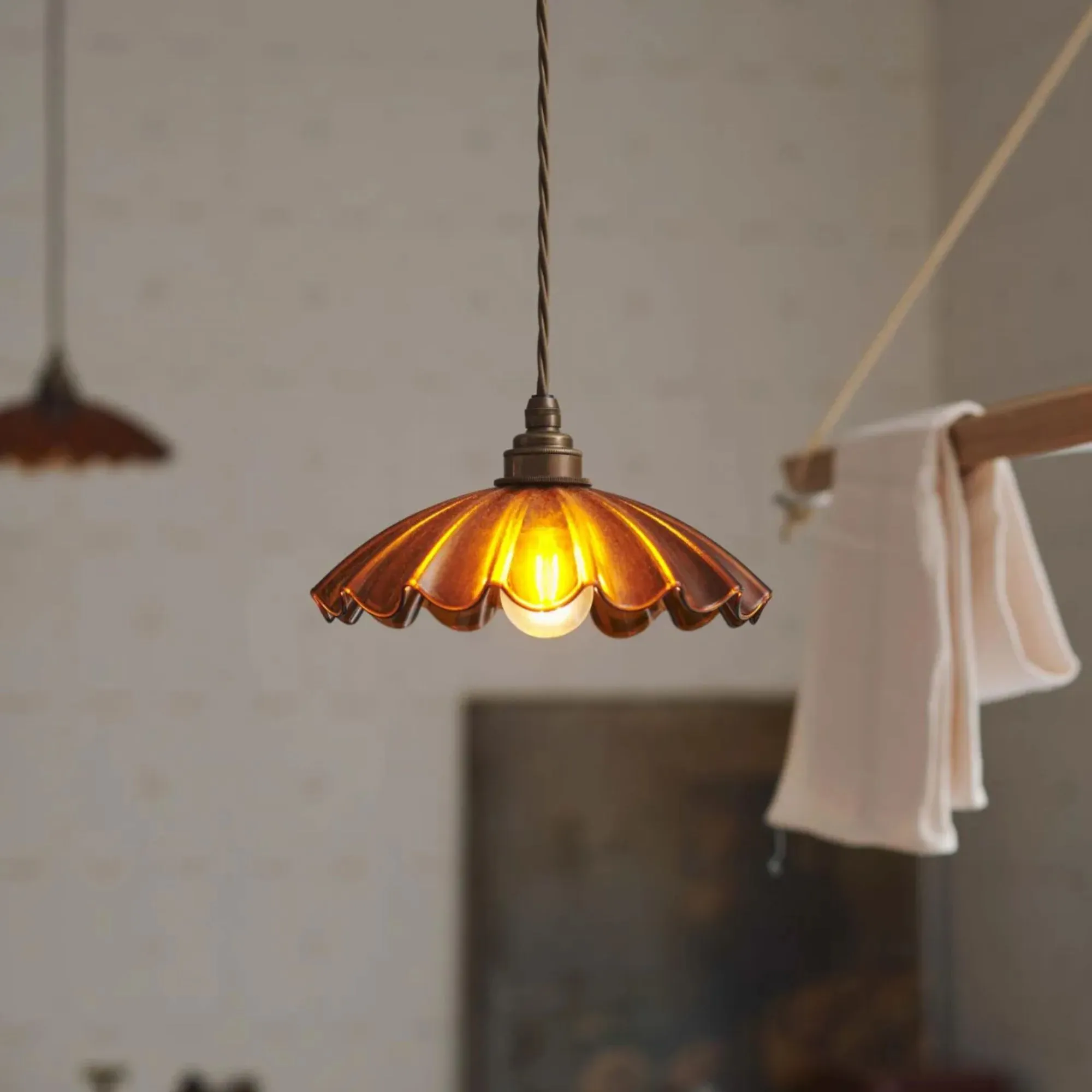 Det Frilly Amber Light' loading='lazy' title=