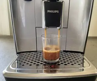 Philips 5400 シリーズ LatteGo カプチーノを作る