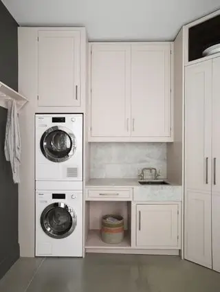 Idées de buanderie modernes – 10 façons de créer un espace élégant, efficace et organisé