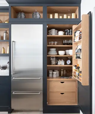 Organizzare una piccola cucina senza dispensa: 10 modi per evitare che lo stoccaggio fuoriesca