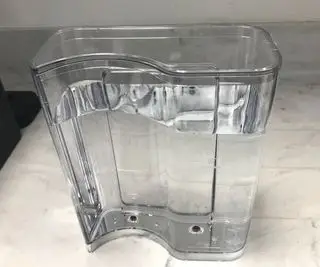 Nespresso Vertuo Lattissima reservoar