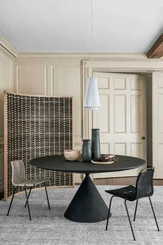 Brauchen Sie eine Lampe über dem Esstisch? Designer bieten ihre fachkundige Beratung an