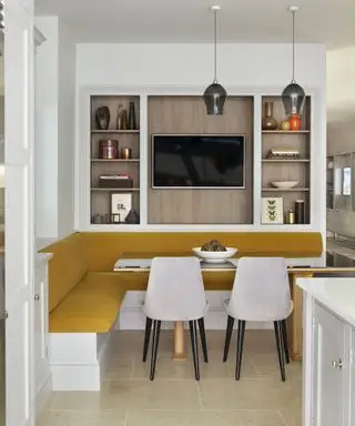 Divanetto da cucina giallo con posti a sedere