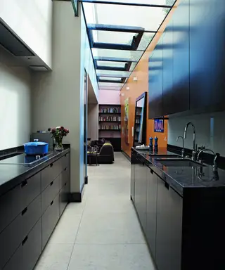 פריסות מטבח קטן - 20 רעיונות למקסם את החלל הקטן שלך