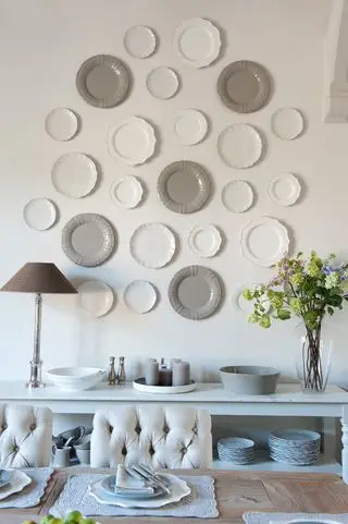 Pared de placa en salón/comedor de granja