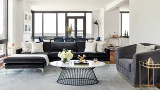 Ideas de sala de estar con sofá negro: 10 ideas de asientos llamativas