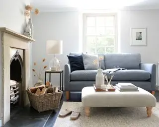 Landlige stueideer - blå sofa