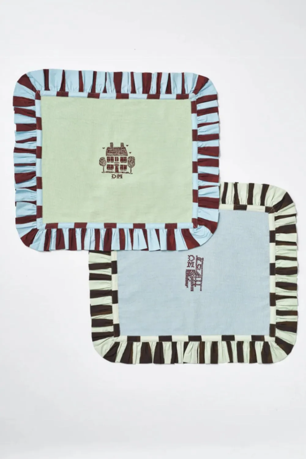 Jasnoniebieskie i zielone podkładki z kontrastową falbanką' loading='lazy' title=