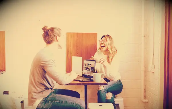 Cómo mantener una conversación: 8 consejos simples