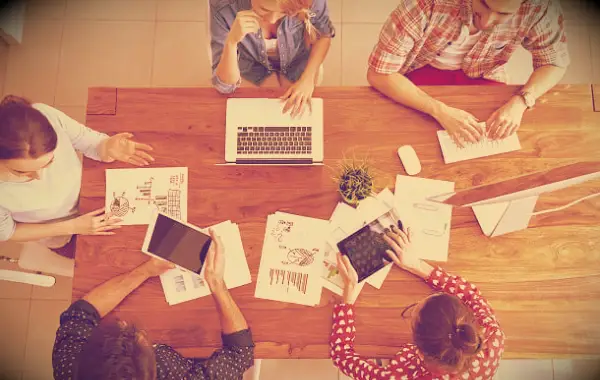 101 Inspirujące cytaty z pracy zespołowej, aby zapewnić Twojemu zespołowi wzmocnienie motywacji