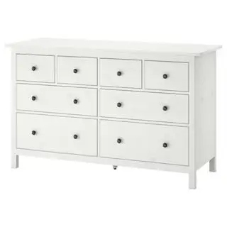 IKEA Hemnes mod hvid baggrund.