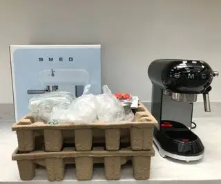 Máquina de café expresso Smeg sem caixa