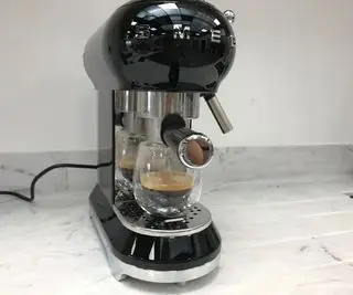 Máquina de café expresso Smeg capuccino