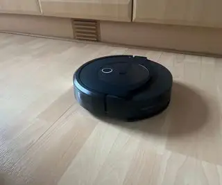 iRobot Roomba Combo j9+ Robotický vysavač a mop pro vytírání podlahy v kuchyni