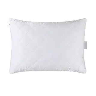 白い背景に対して FluffBase ユーカリの枕。