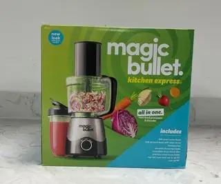 Magic Bullet Kitchen Express ליד Nutribullet 600