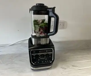 Proteinový koktejl vyrobený v mixéru Ninja Foodi Cold & Hot Blender