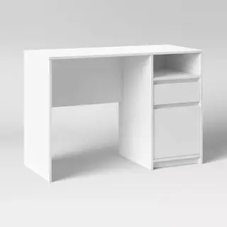 Bureau d'écriture cible avec tiroirs sur fond blanc.