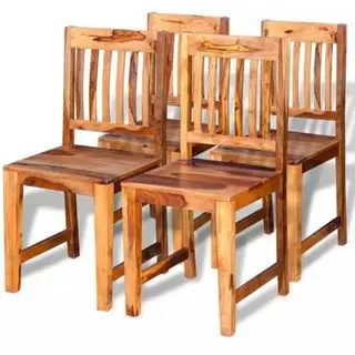 Chaises de salle à manger en bois massif Walmart sur fond blanc.