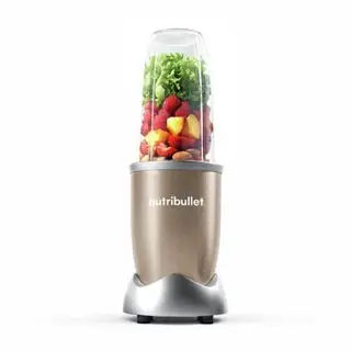 Frullatore NutriBullet serie 900 su sfondo bianco.