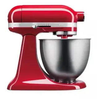 kitchenaid artisan mini stativmikser i rødt på hvit bakgrunn