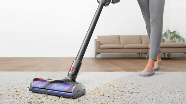 Dyson V8과 Dyson V10 – 최고의 무선 옵션을 찾기 위해 두 가지를 모두 테스트했습니다.