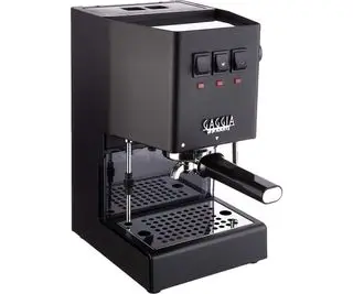 Gaggia Classic Pro na bielom pozadí
