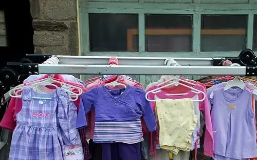 Predajte svoje veci, aby ste splatili dlh