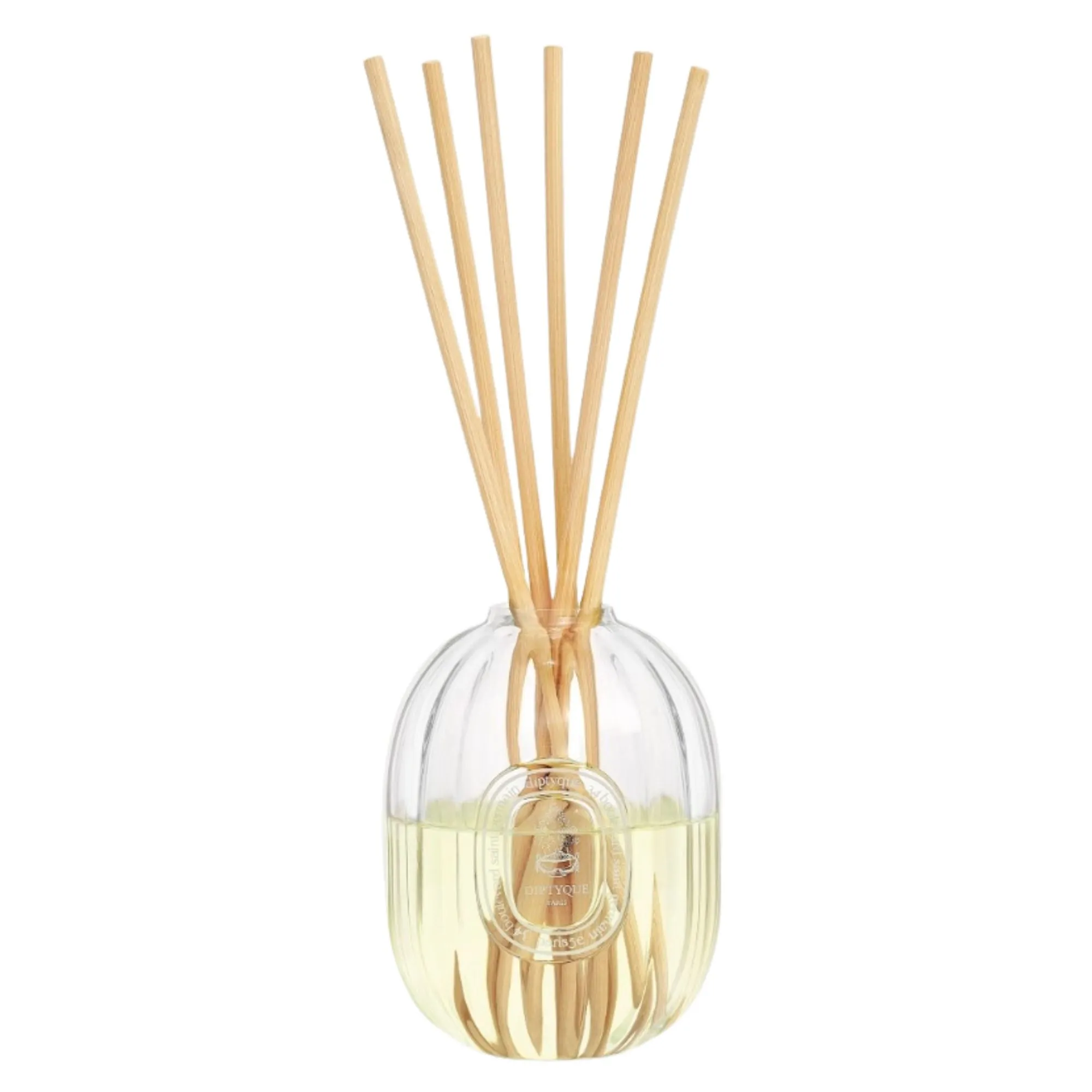 Diptyque Ambre Diffusor mit geriffeltem Glasgefäß und Holzstäbchen' loading='lazy' title=